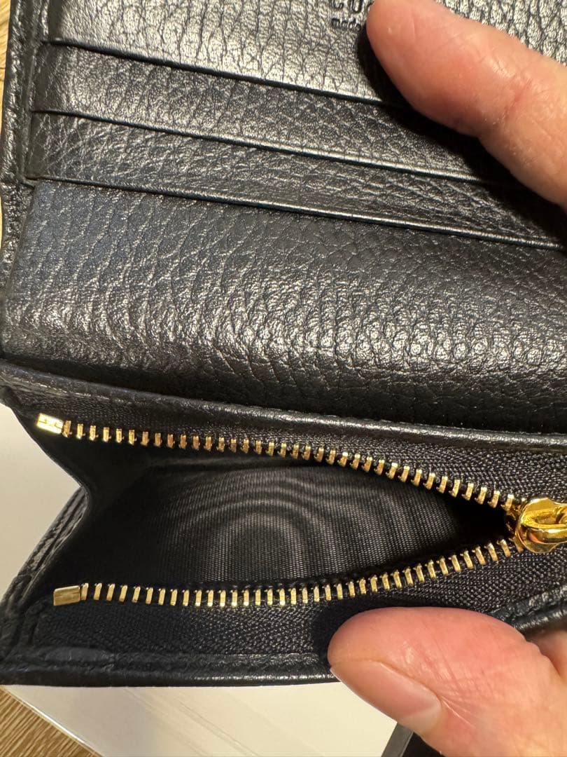 GUCCI 財布　二つ折り