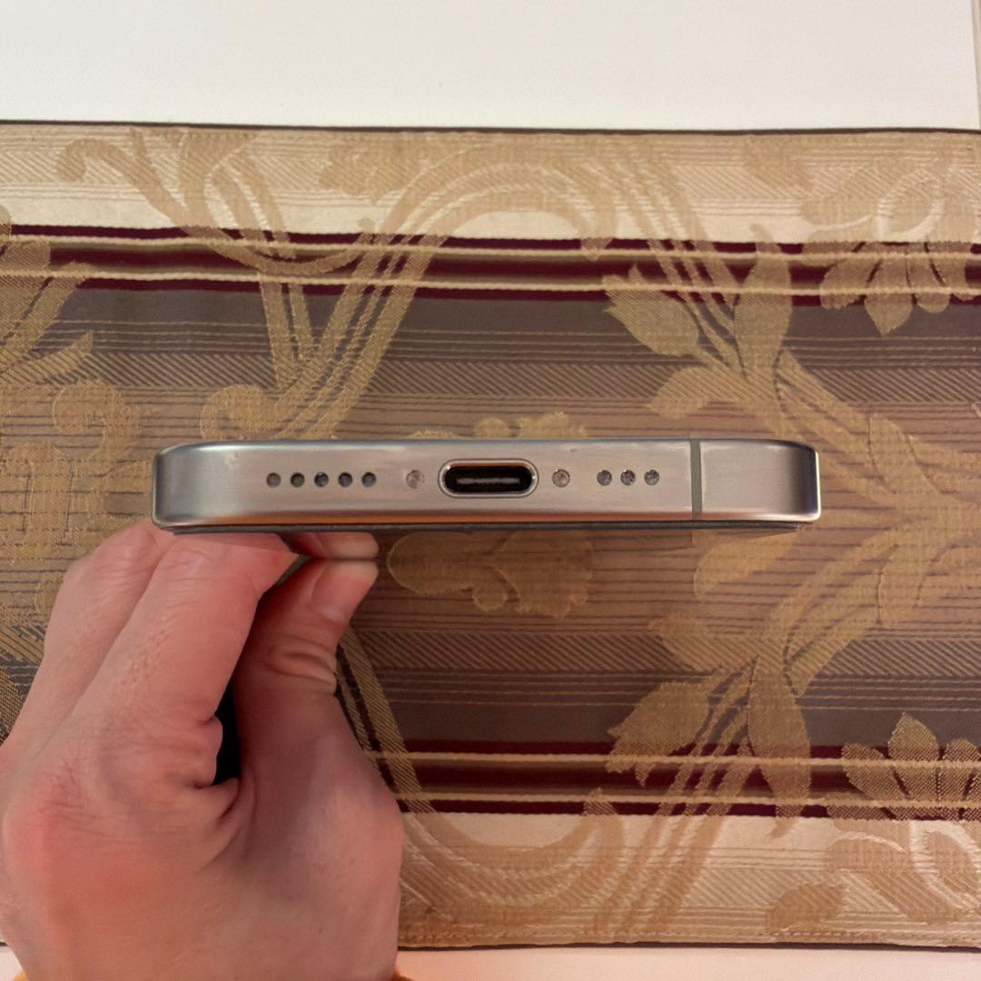 【はいはい様】iPhone15Pro 256GB ナチュラルチタニウム