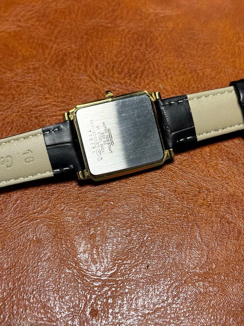A121 希少 稼動品 SEIKO DOLCE スクエア型 90年代ヴィンテージ