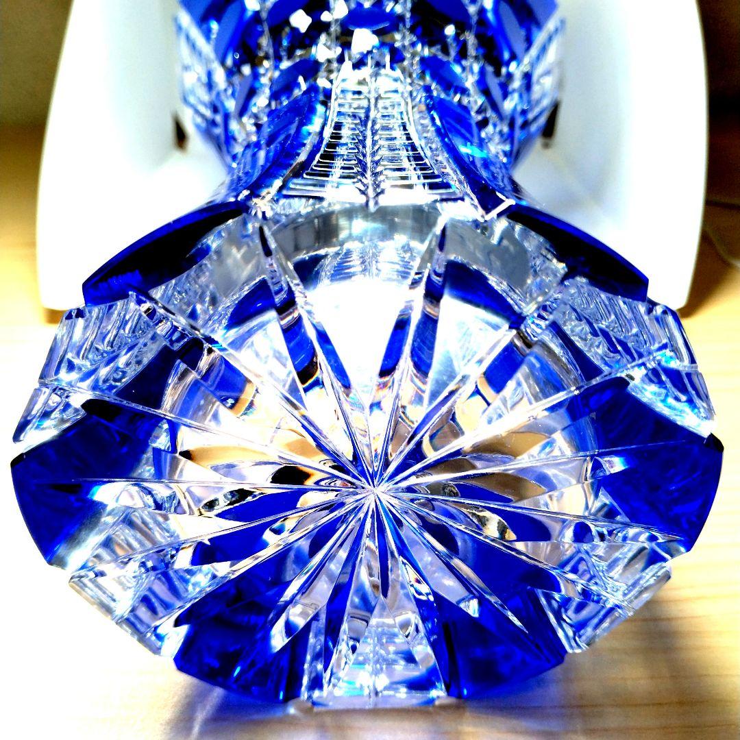 新品カガミクリスタル江戸切子青色被せガラスクリスタルカット花瓶花器薩摩切子
