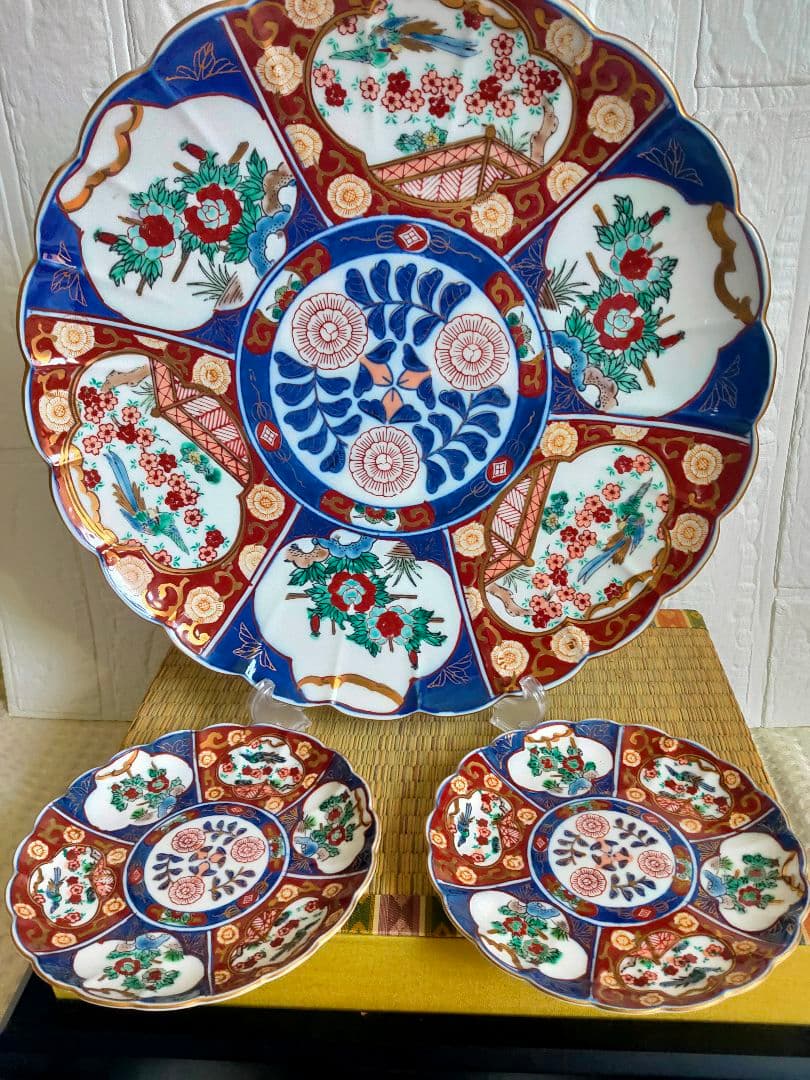 蔵出し 工芸品古伊万里 有田焼 盛皿揃 箱 秀峰作 金彩 絵付 印