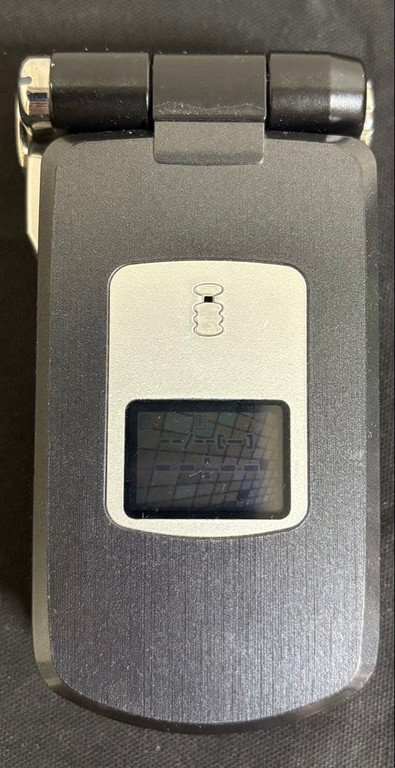 NTT DoCoMo P900iV 携帯電話 クラウドブラック FF7 AC