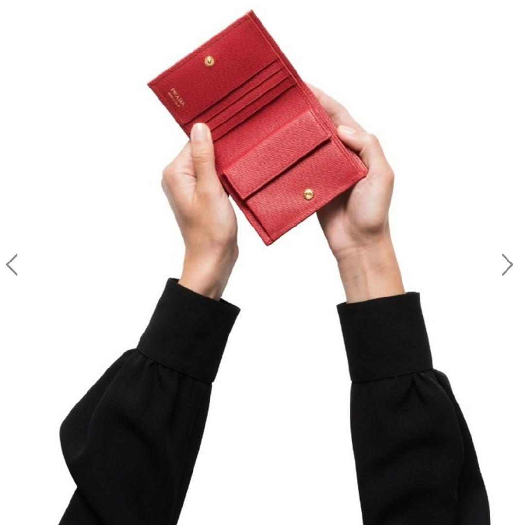 PRADA サフィアーノレザー 財布　赤