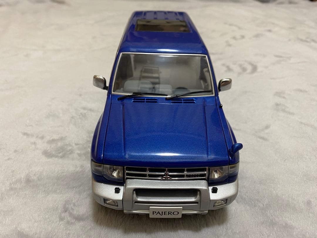ミニカー AUTOart Mitsubishi Pajero 1/18