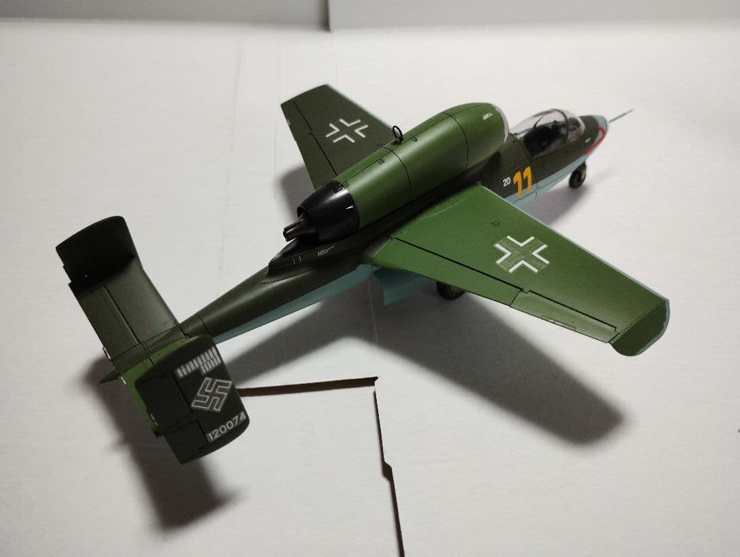 プラモデル完成機　1/48　ハインケルHe162a-2サラマンダー
