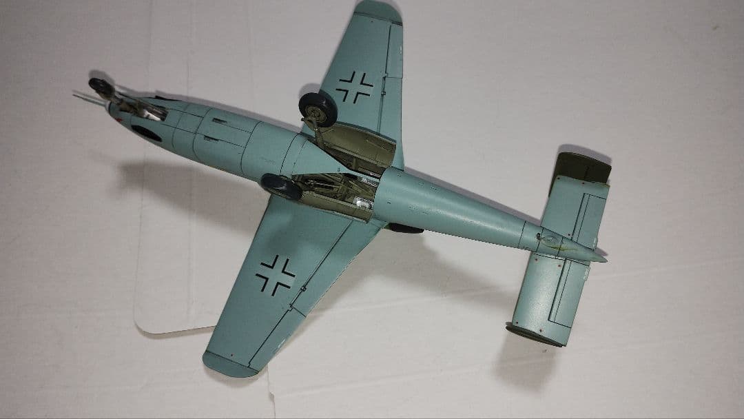 プラモデル完成機　1/48　ハインケルHe162a-2サラマンダー
