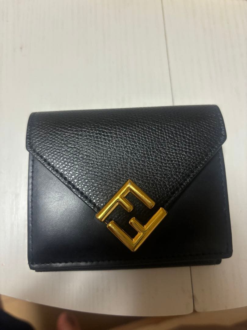 【国内正規品】FENDI ブラックレザー ミニ財布