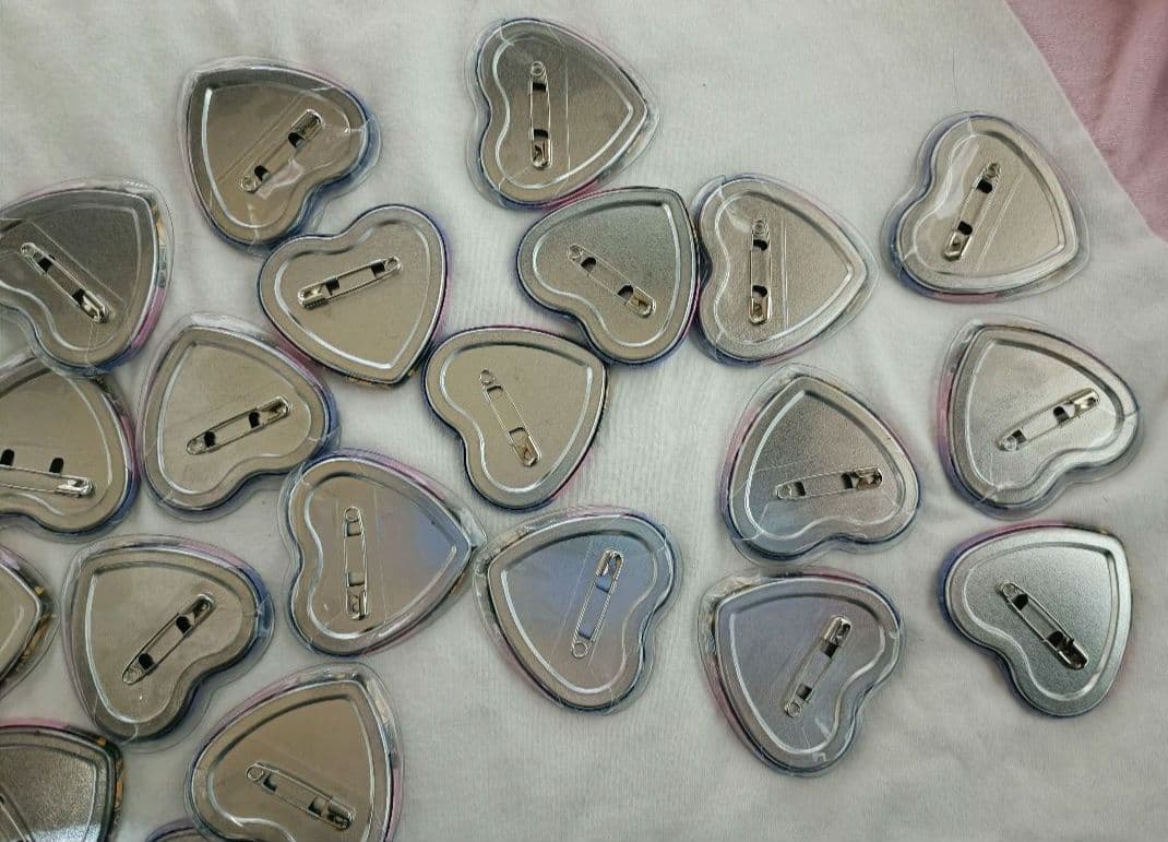 すとぷり　るぅと　ハートの缶バッチ　2023　ハロウィン　等身