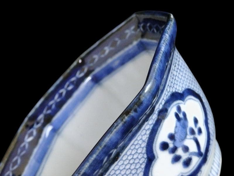 古伊万里　染付　毘沙門亀甲紋に花図　八角向付 ５客　A234AS-DBb