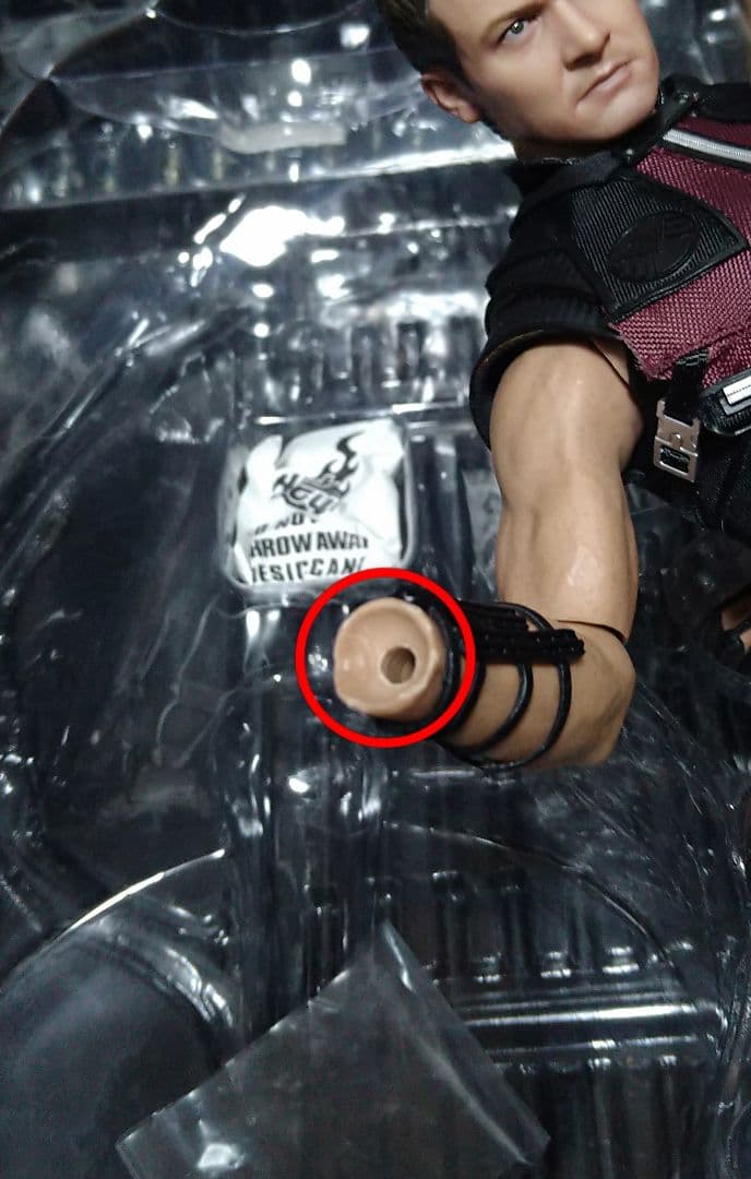 【現状品】hottoys ホークアイ アベンジャーズ ホットトイズ