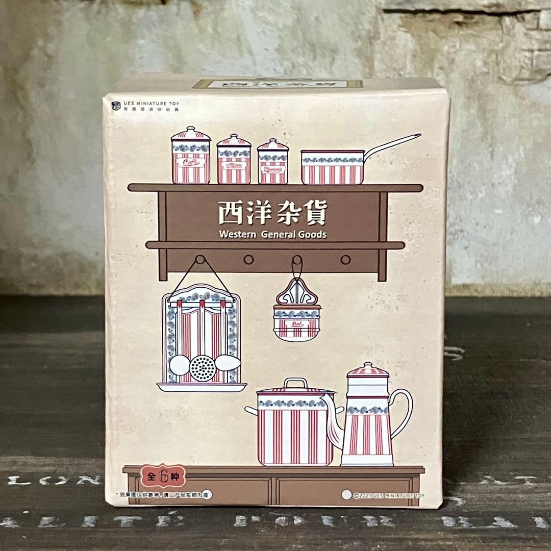 ミニチュア　キッチン雑貨　レッドストライプ　西洋雑貨　ドールハウス 1/6