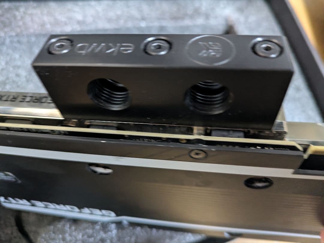 グラフィックボード・グラボ・ビデオカード EKWB ASUS GeForce RTX 3090 24GB GDDR6X