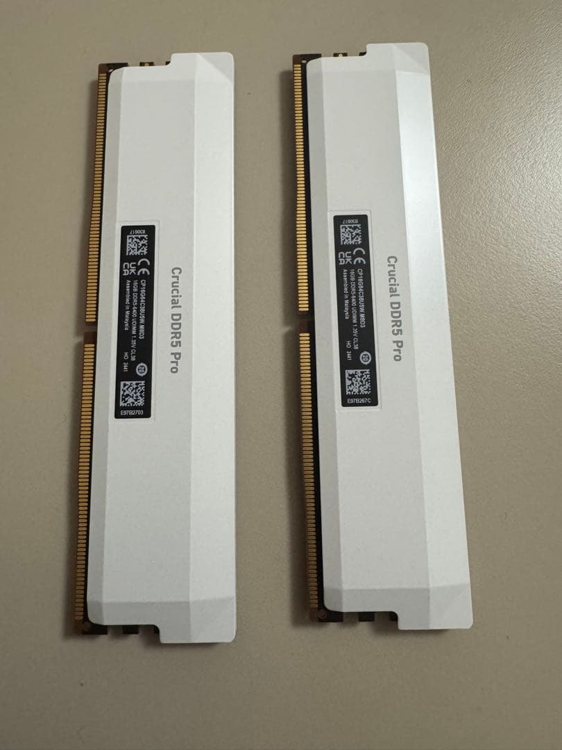 Crucial ddr5 PRO メモリ 16GB×2枚　ホワイト