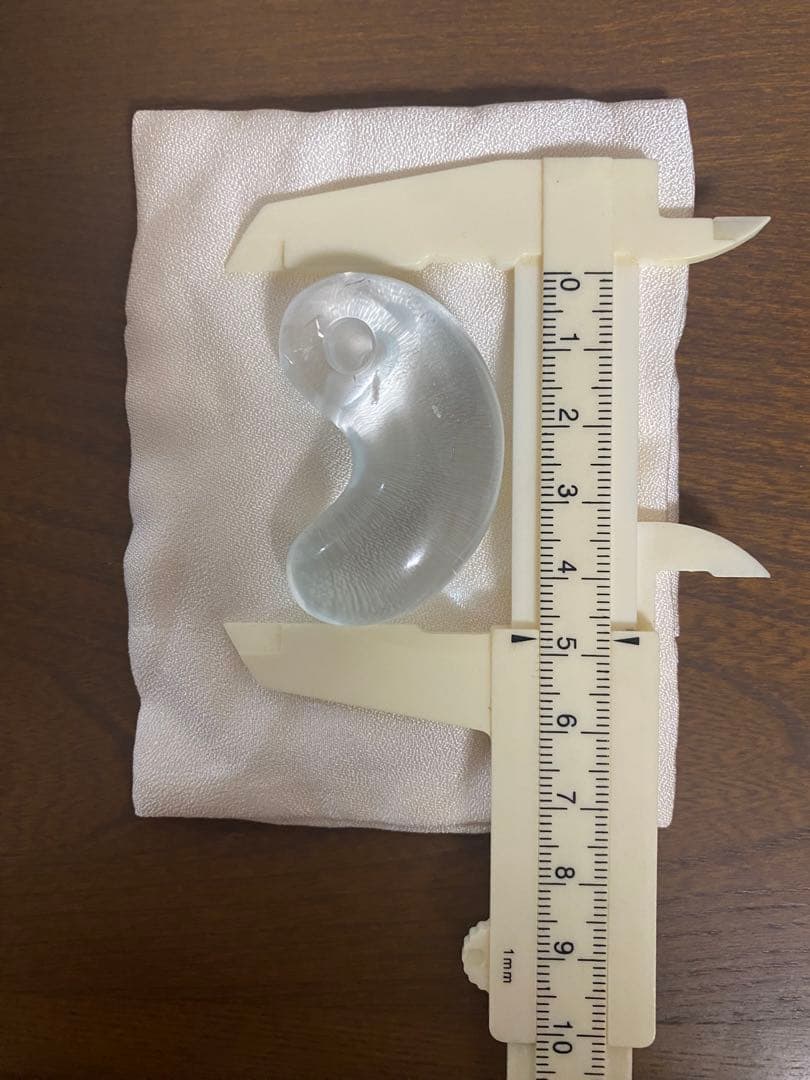 【特注品】国産トパーズ　勾玉