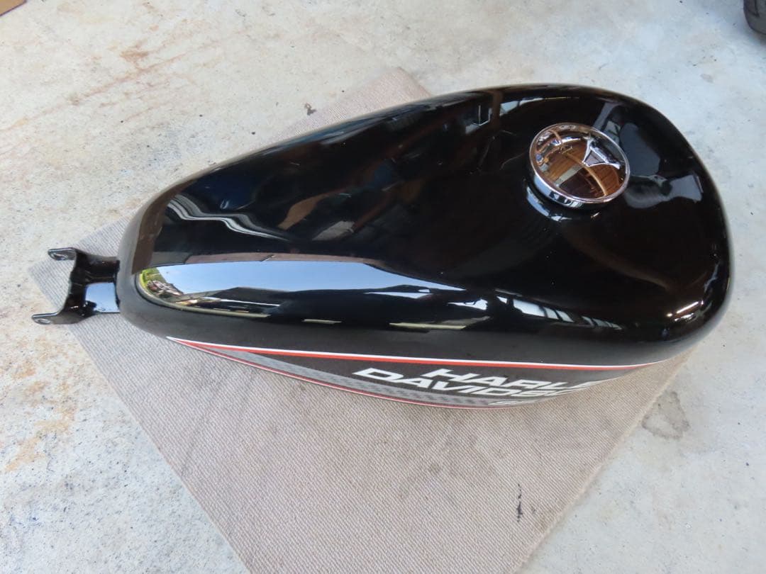 HARLEY-DAVIDSON 883R ブラックタンク