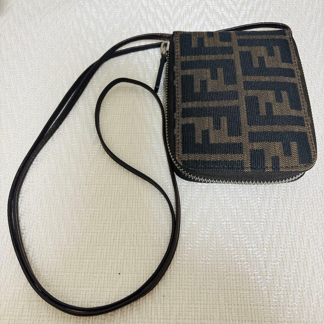❤️フェンディ FENDI ショルダーウォレット 肩掛け財布