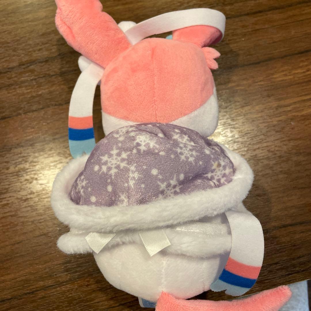 ニンフィア　クリスマス　サンタぬいぐるみ