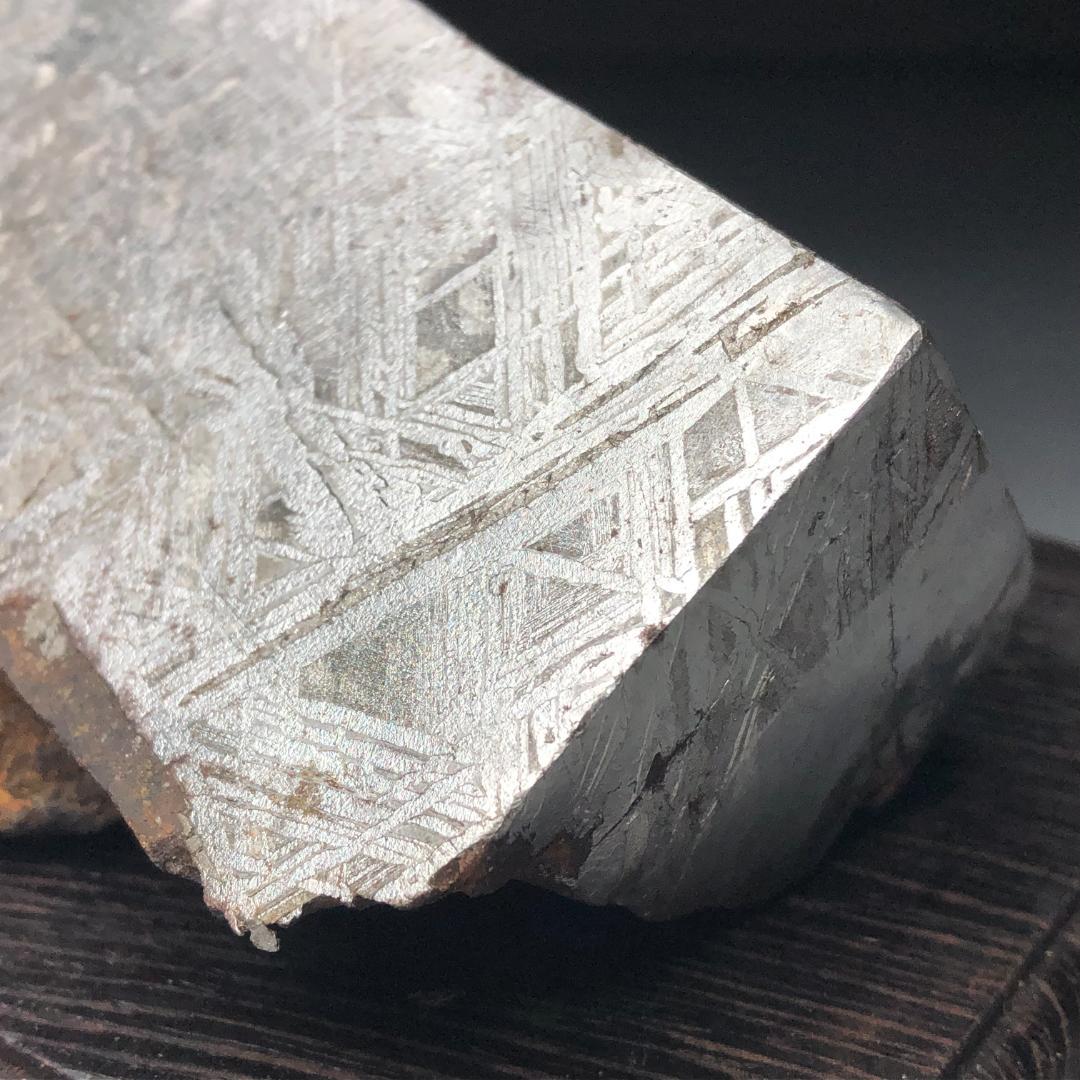 アルタイ隕石　大型隕石 鉄隕石　外皮付き隕石　ナチュラル　原石　重さ約1095ｇ