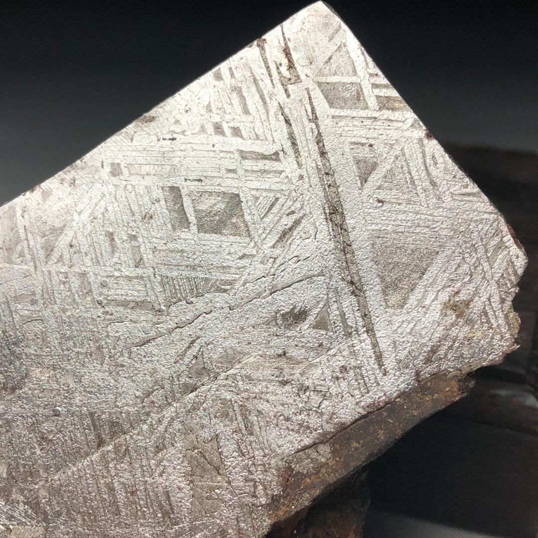 アルタイ隕石　大型隕石 鉄隕石　外皮付き隕石　ナチュラル　原石　重さ約1095ｇ