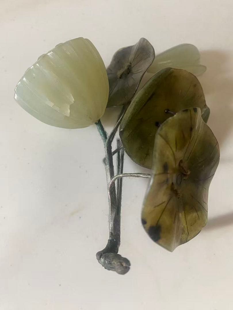 中国美術 天然石和田玉彫刻 装飾彫刻 蓮の果実 置物 時代物