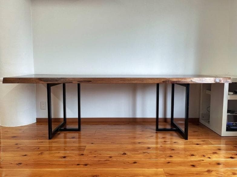 Studio Woonero【アトリエ木馬】一枚板ウォールナットテーブル