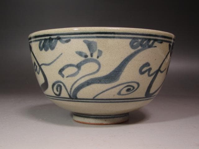【セール中】★　膳所焼　安南写　唐草文茶碗　表千家十三代即中斎の花押★x327