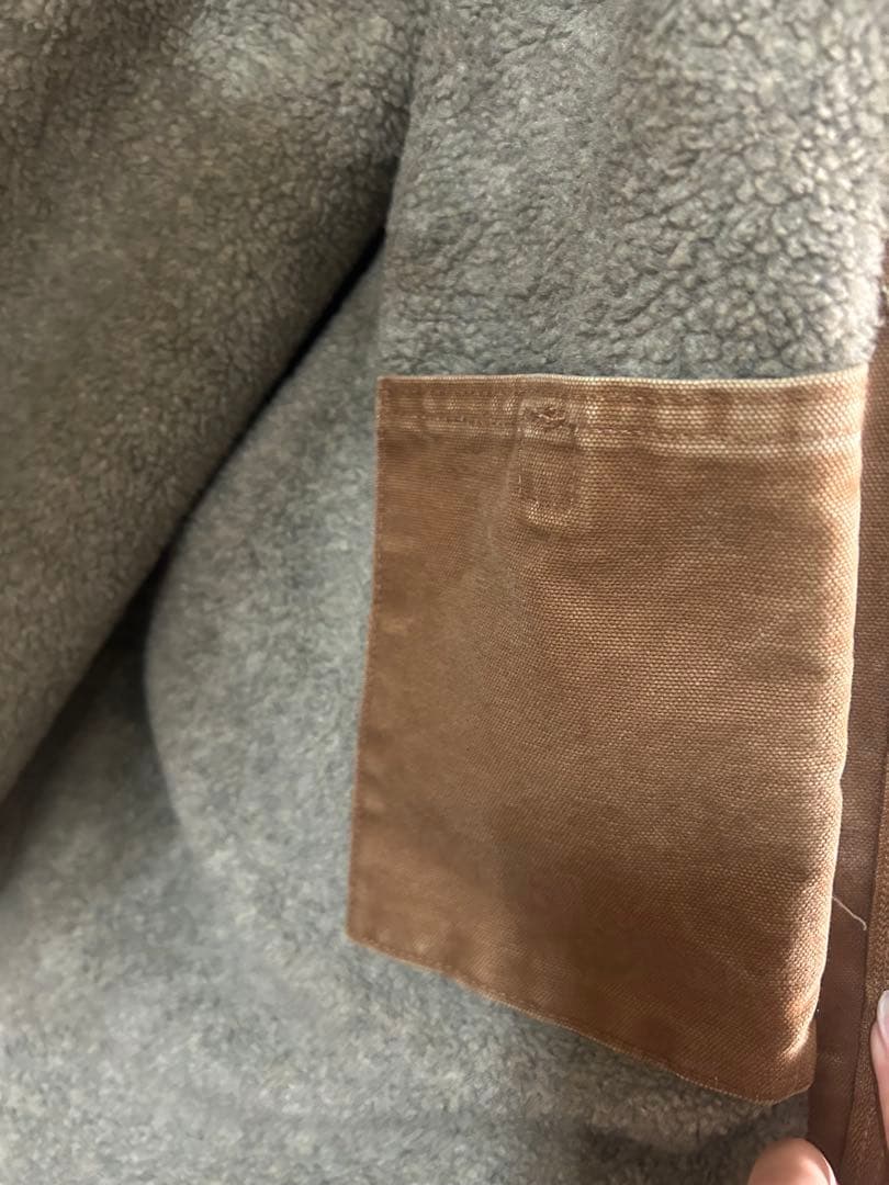 す*ぎ様 カーハート 刺繍ロゴ アクティブパーカー 革タグ ダック地 裏ボア