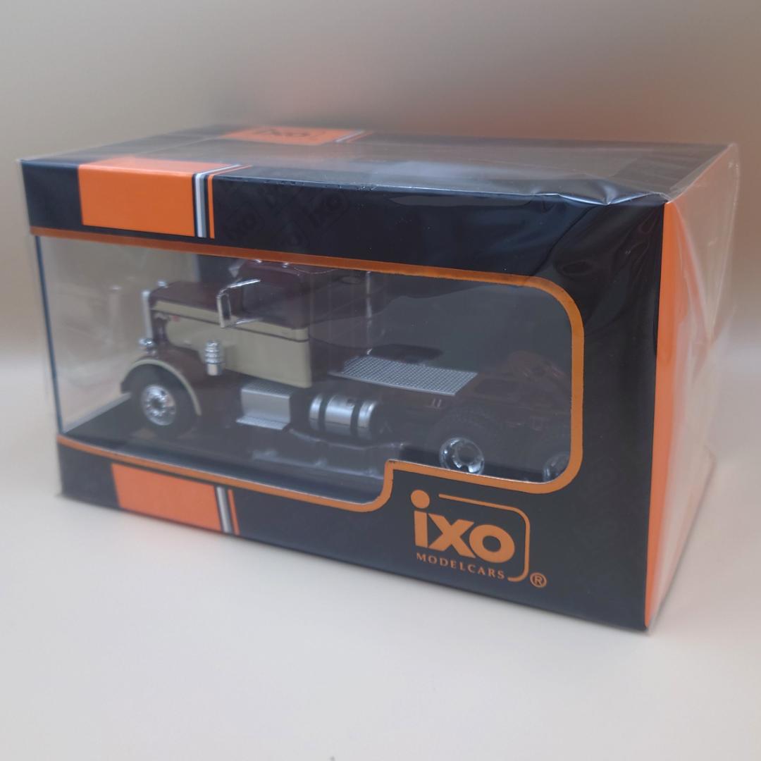 1/43 ピータービルト 281 1955 ixo製ダイキャスト製ミニカー