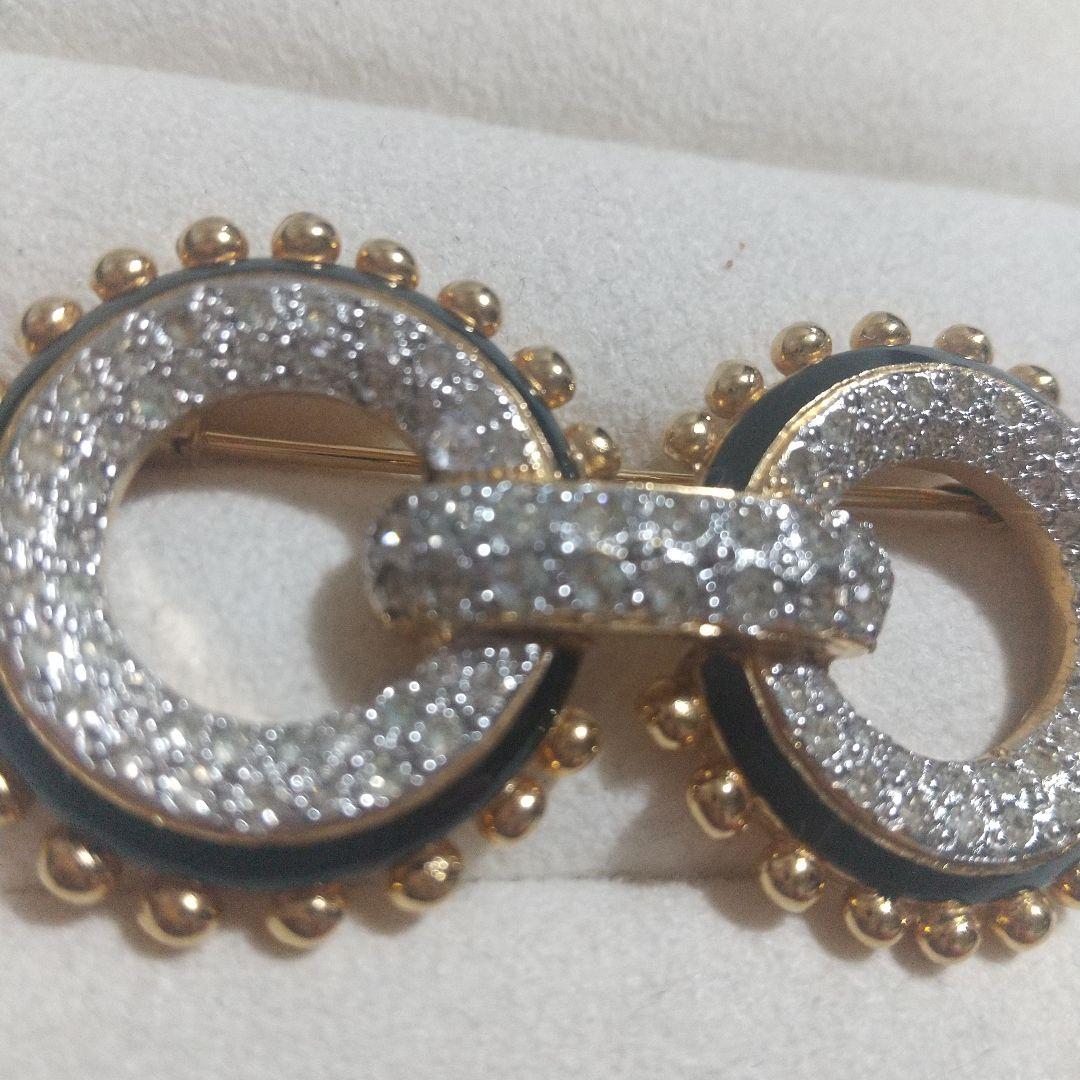 ヴァレンティノブローチ　アンティーク　ヴィンテージ　ピンバッジ　レトロ　古着