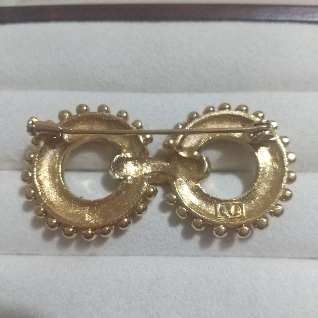 ヴァレンティノブローチ　アンティーク　ヴィンテージ　ピンバッジ　レトロ　古着