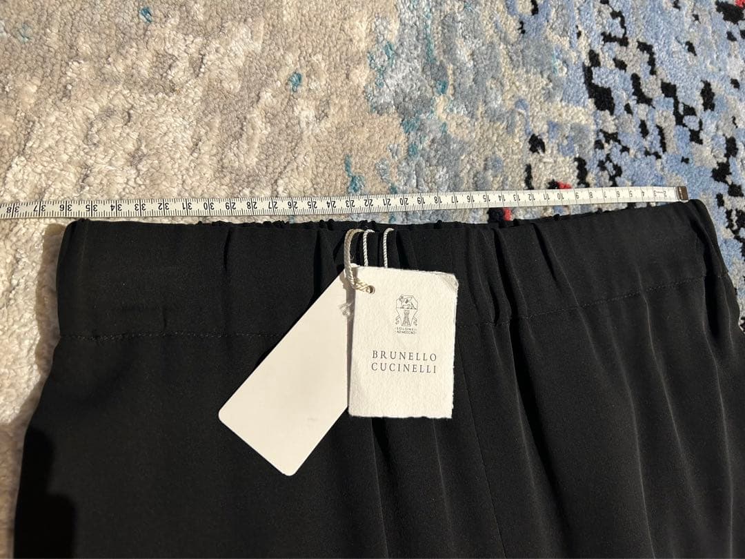 【新品】ブルネロクチネリ　シルク100% タイトスカート　ブラック