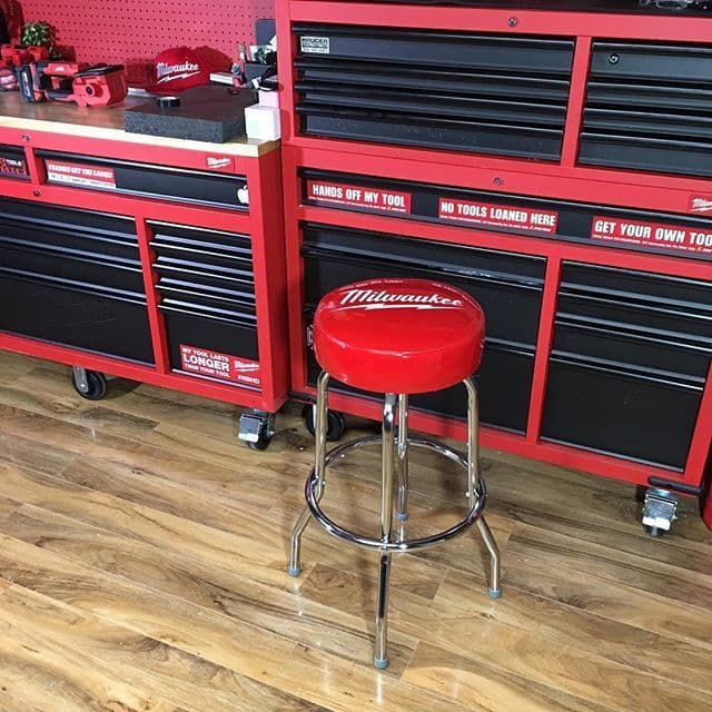 ③ミルウォーキー スツール