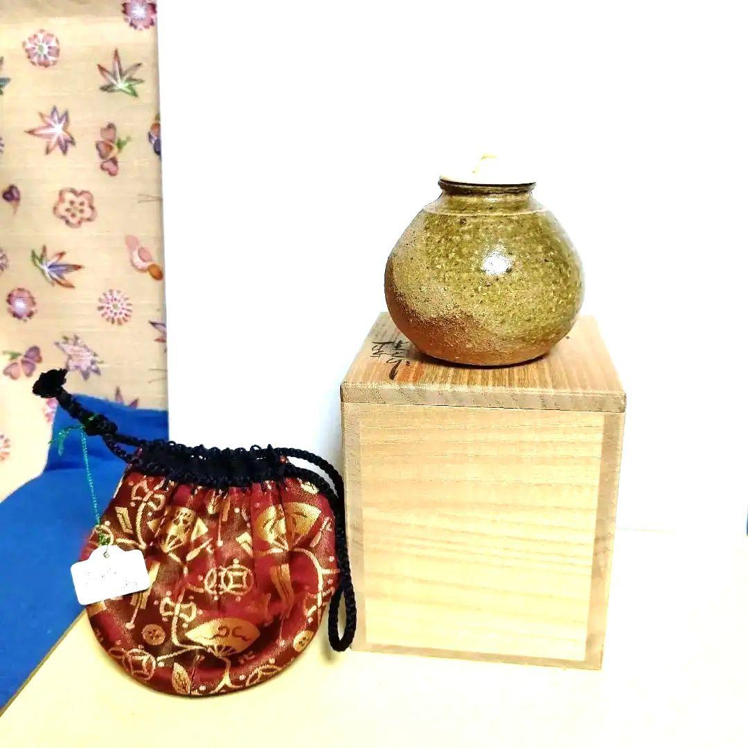 文琳茶入、信楽焼、桂秋作。