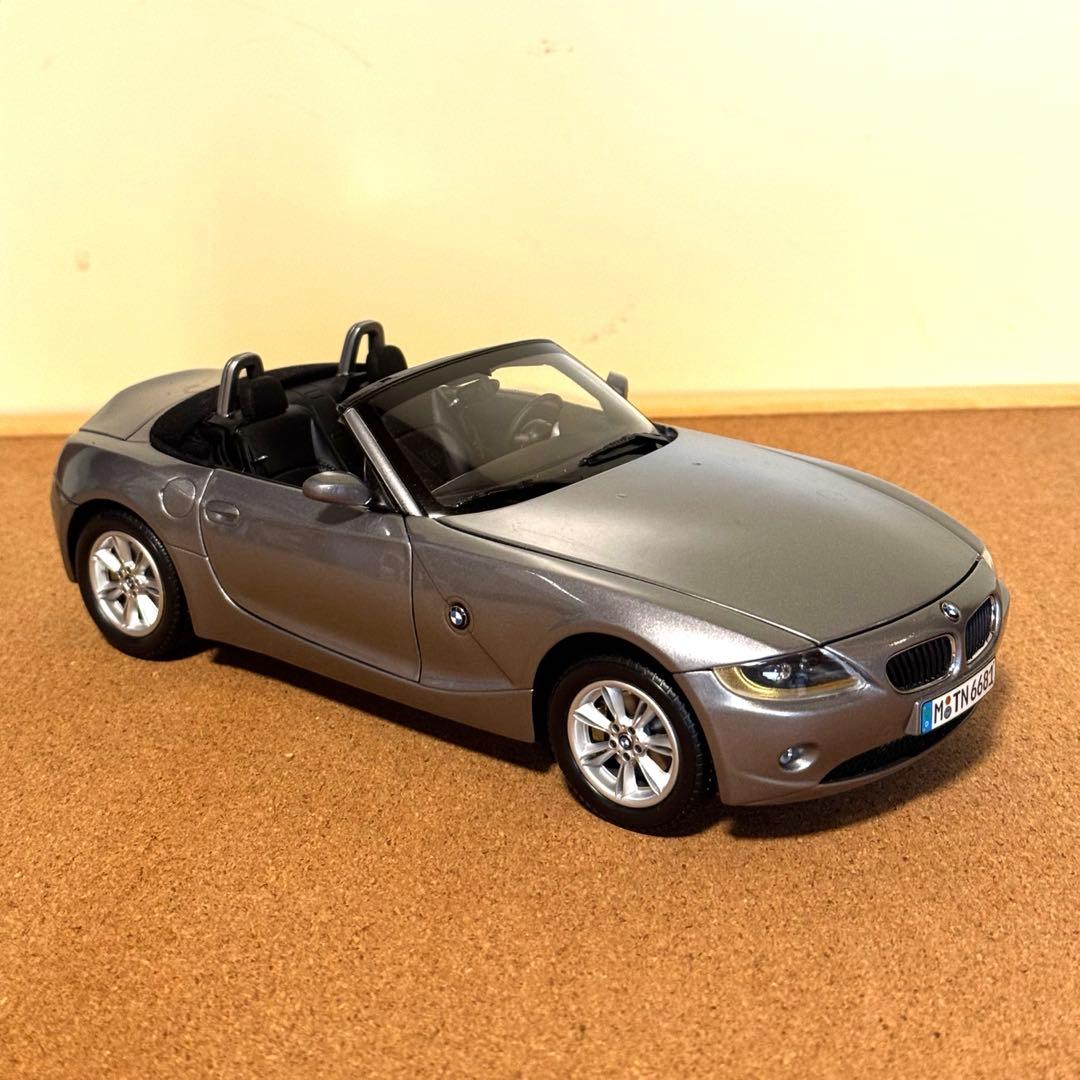 BMWオリジナル　BMW Z4 E85 1/18