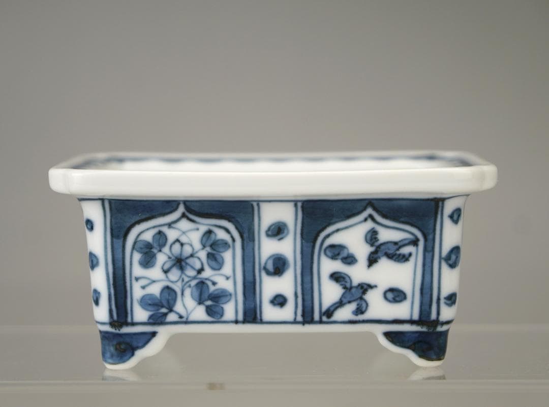 未使用！盆栽鉢 伊万定右衛門　 染付呉須花鳥図絵鉢　外縁隅入段足長方鉢 共箱布有