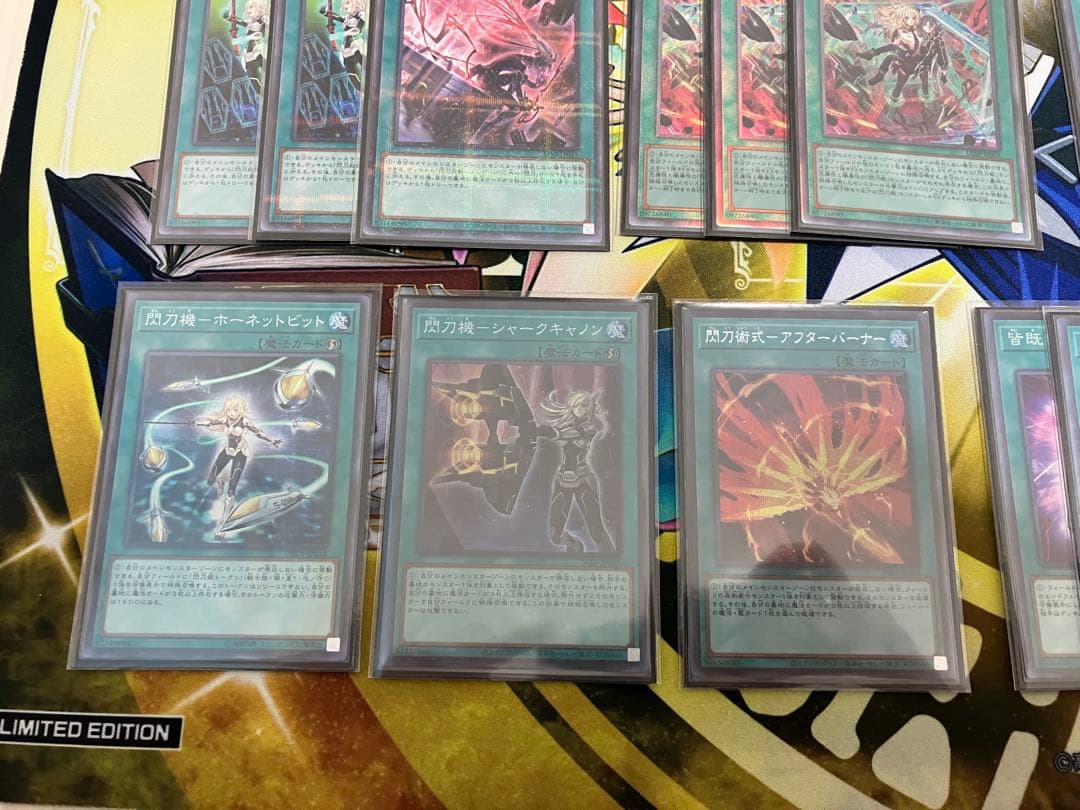 閃刀姫　構築済みデッキ　スリーブ付き