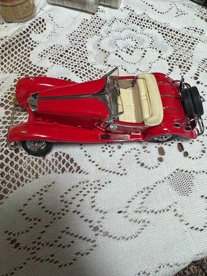 クラシックカー 赤 オープンカー ベンツ