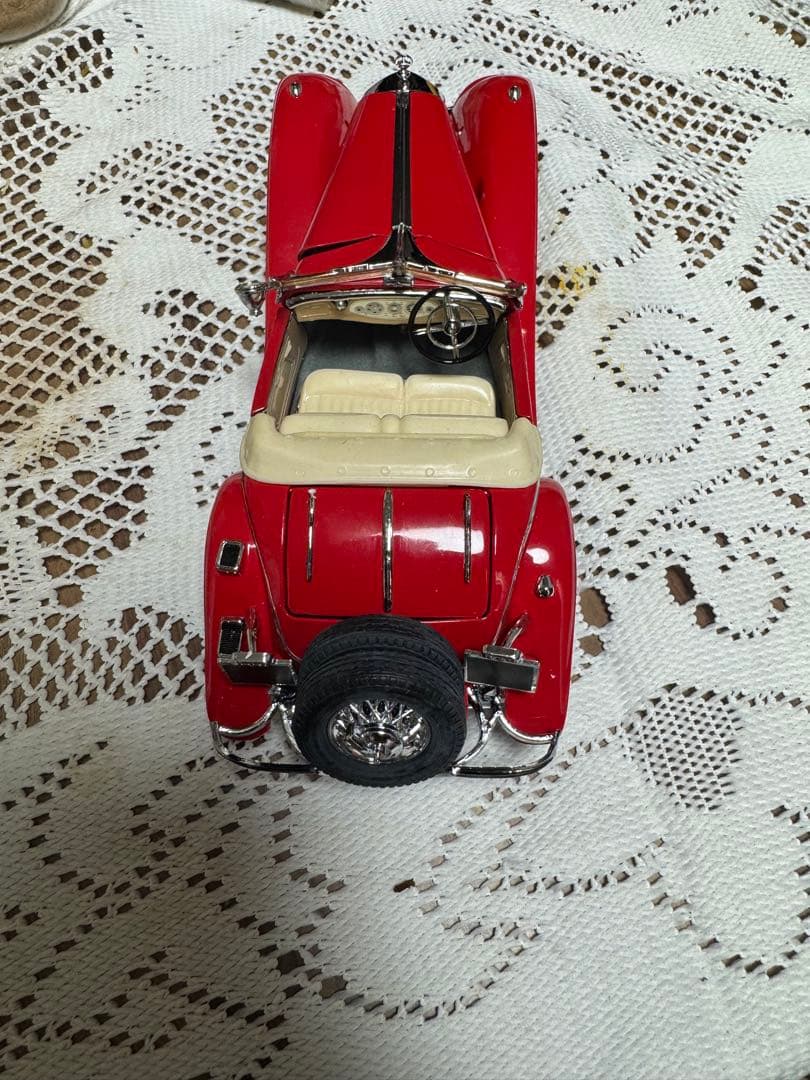 クラシックカー 赤 オープンカー ベンツ