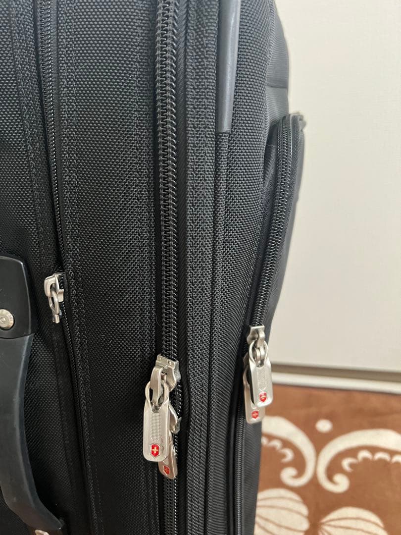 ヴィクトリノックス製スーツケース - 清潔で丁寧に使用された高品質モデル