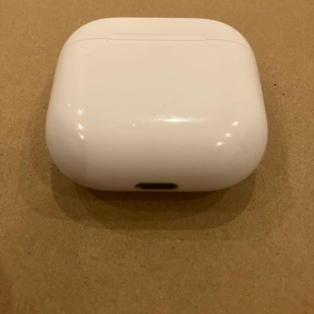 Apple AirPods4本体・充電ケース付き(ノイズキャンセリングなし)