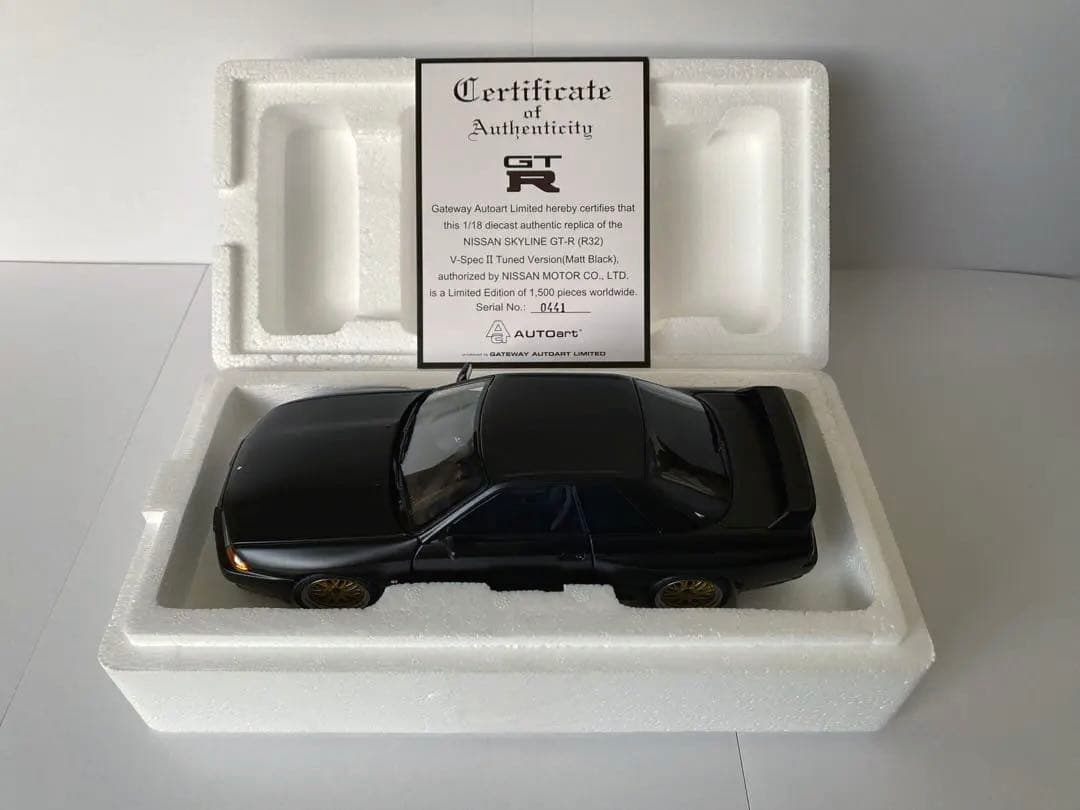 オートアート 1/18 GT-R R32 VスペックII マットブラック