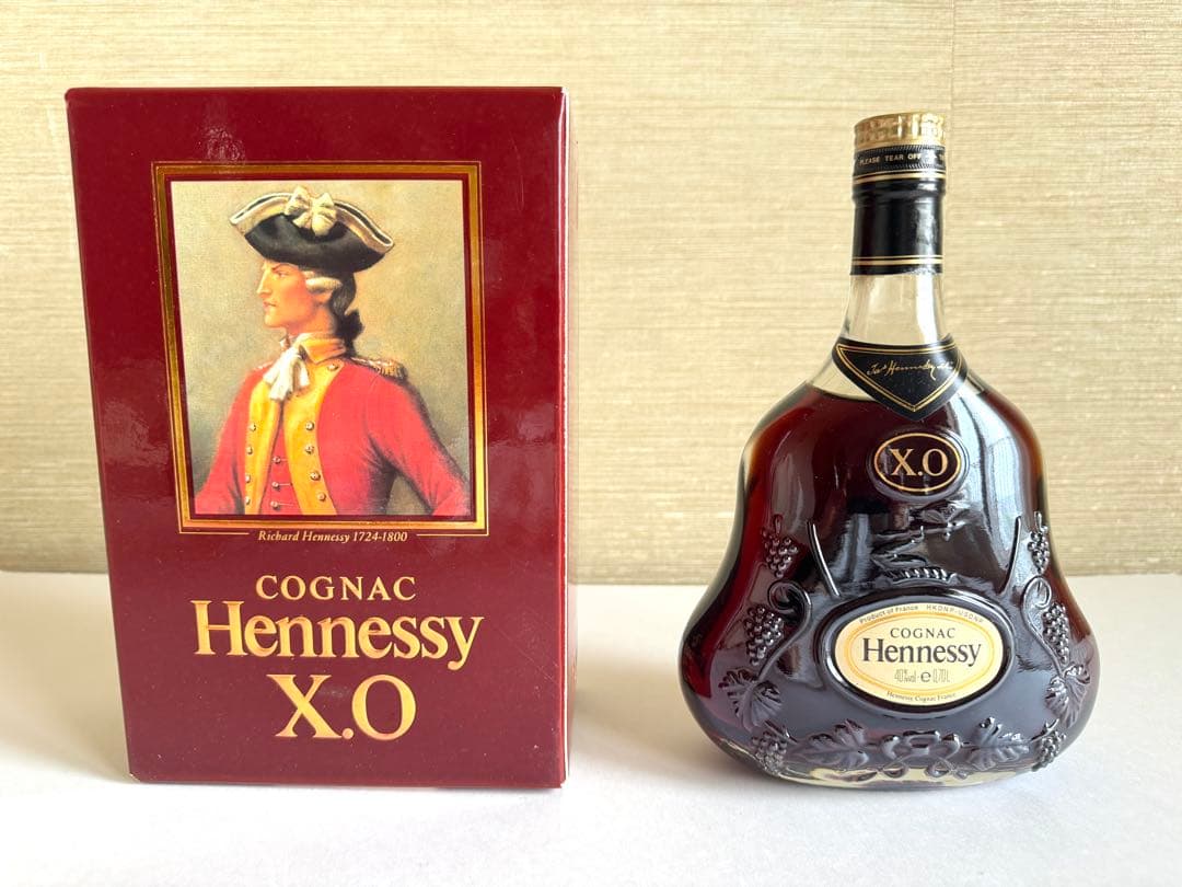 Hennessy XO コニャック 金キャップ箱入り 700ml