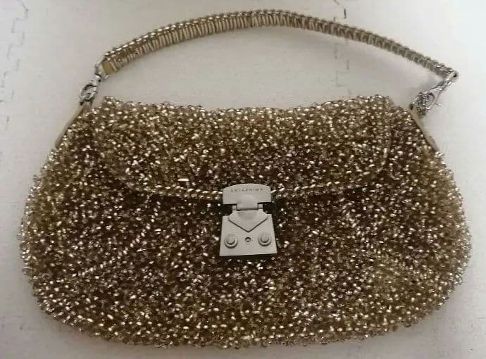 美品アンテプリマ　ゴールド パーティーバッグ