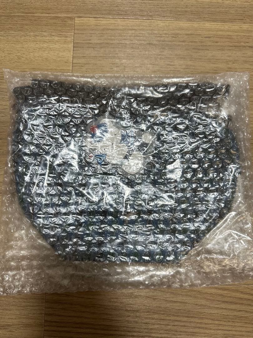 ファミリアナイロン舟型ポシェット(青系ファミリアチェック)