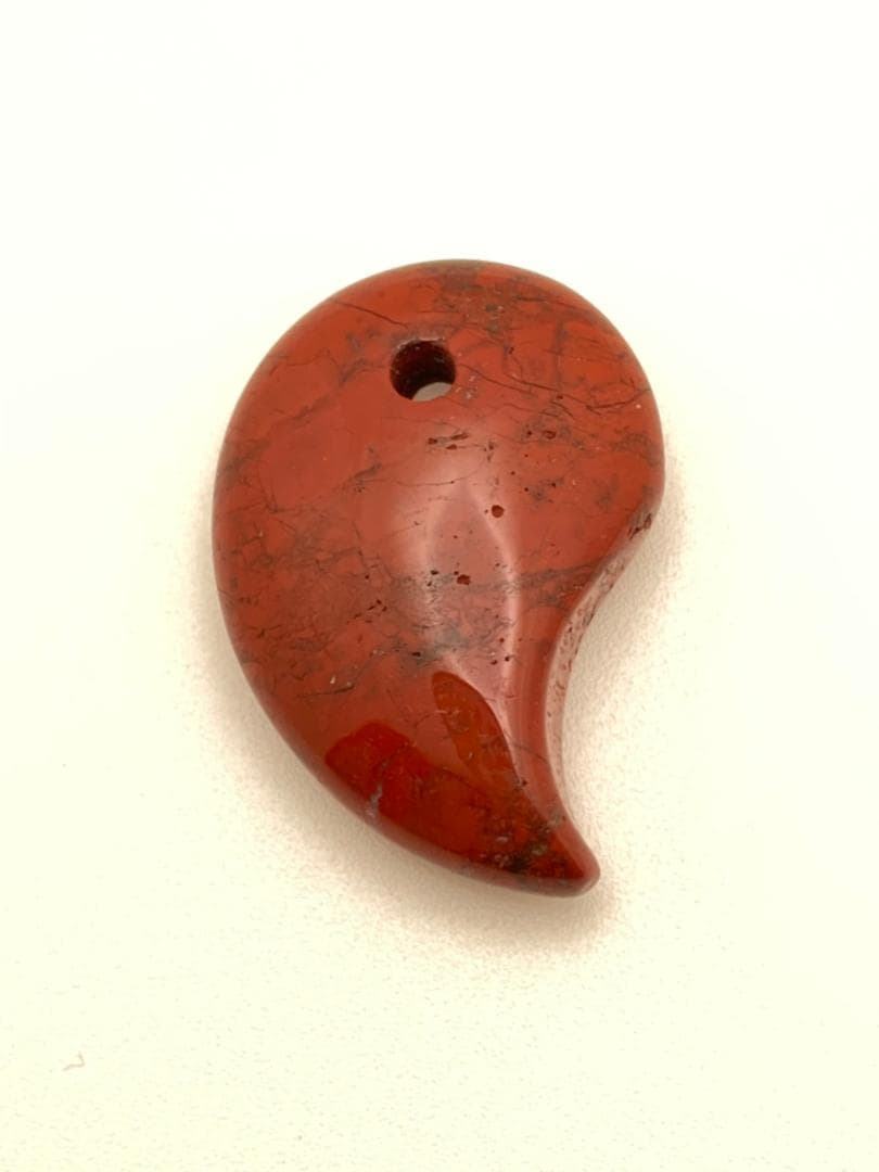 佐渡赤玉石の勾玉②