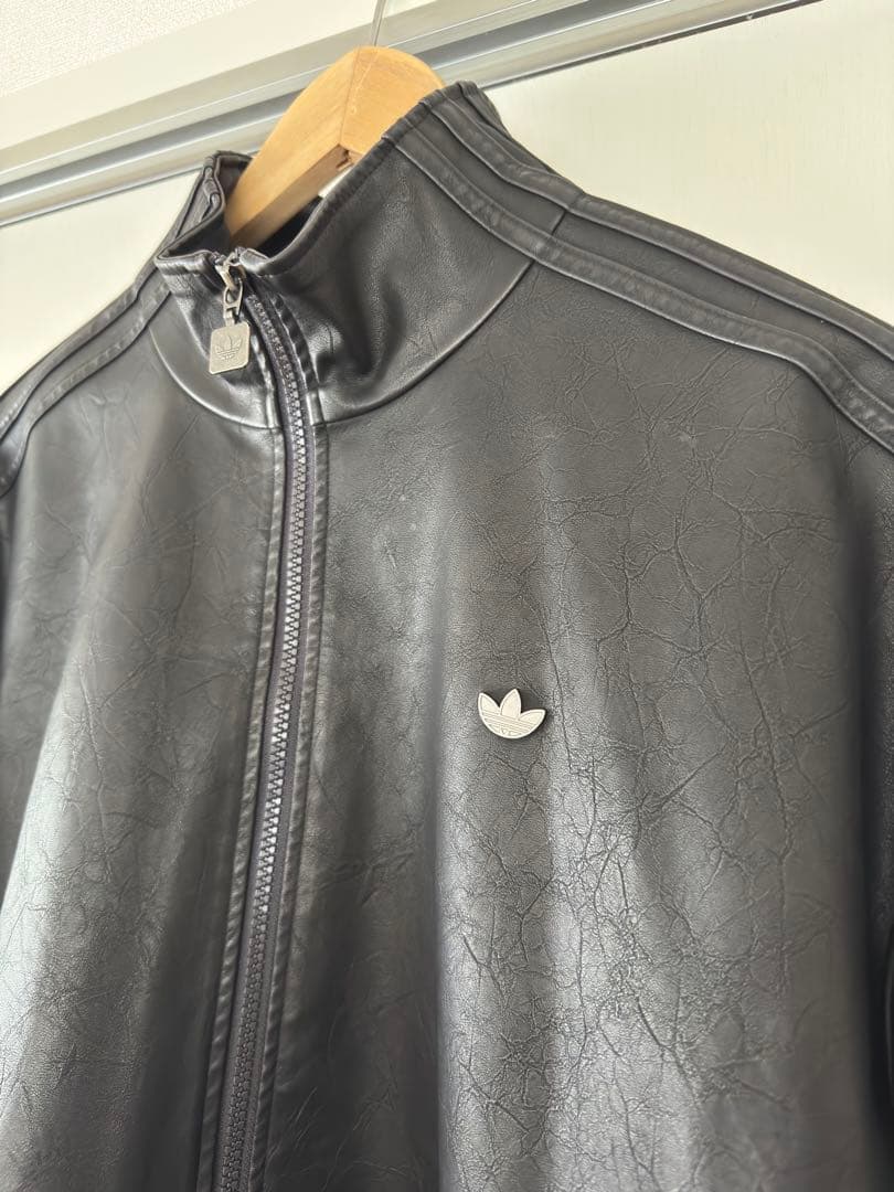 ジャケット・アウター adidas PLEATHER FIREBIRD OVERSIZED TRAC