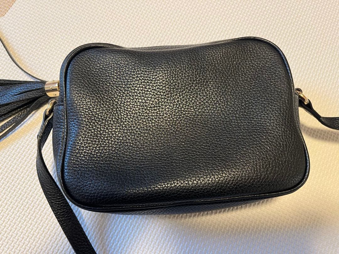 GUCCI ブラックレザー ショルダーバッグ