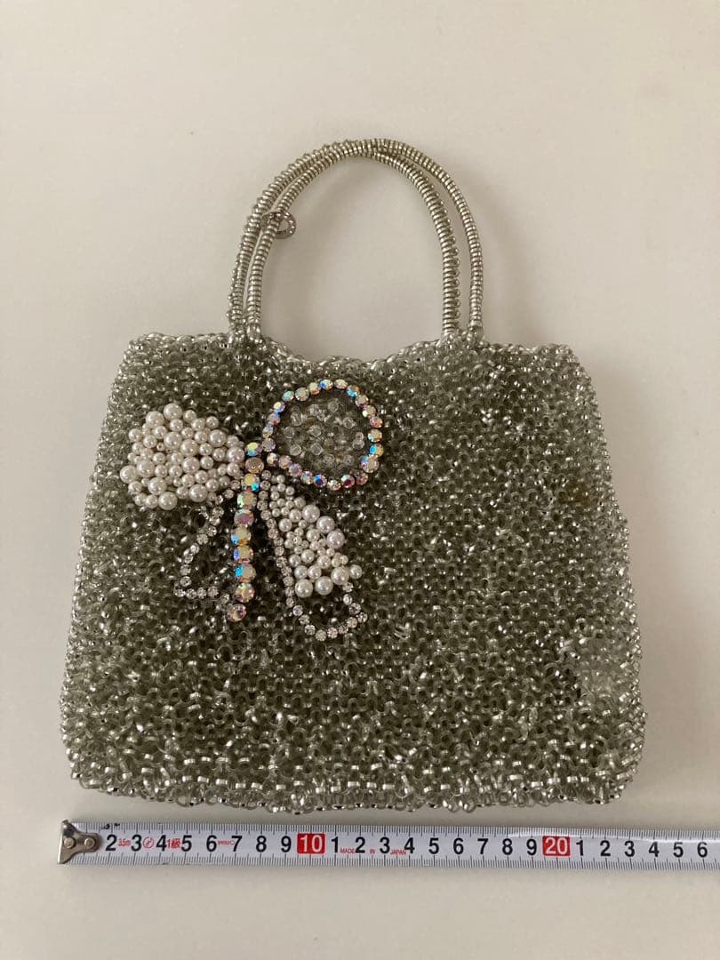 【美品】アンテプリマ　ビーズ装飾リボンモチーフ　ワイヤーバック