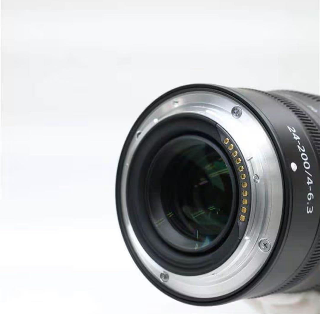 Nikon z 24-200 新古品　フード　保護フィルター付き