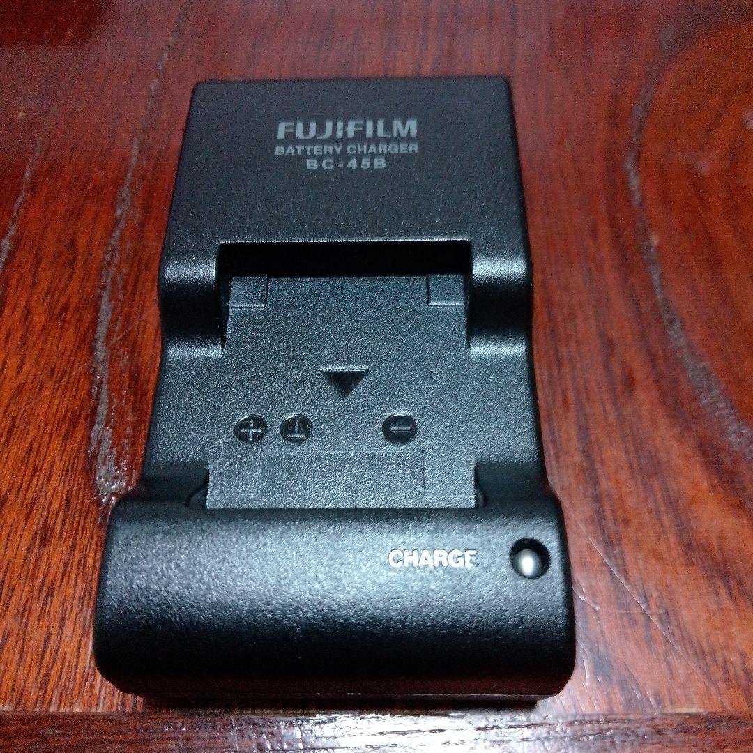 FUJIFILM FINEPIX JX200 本体と付属品
